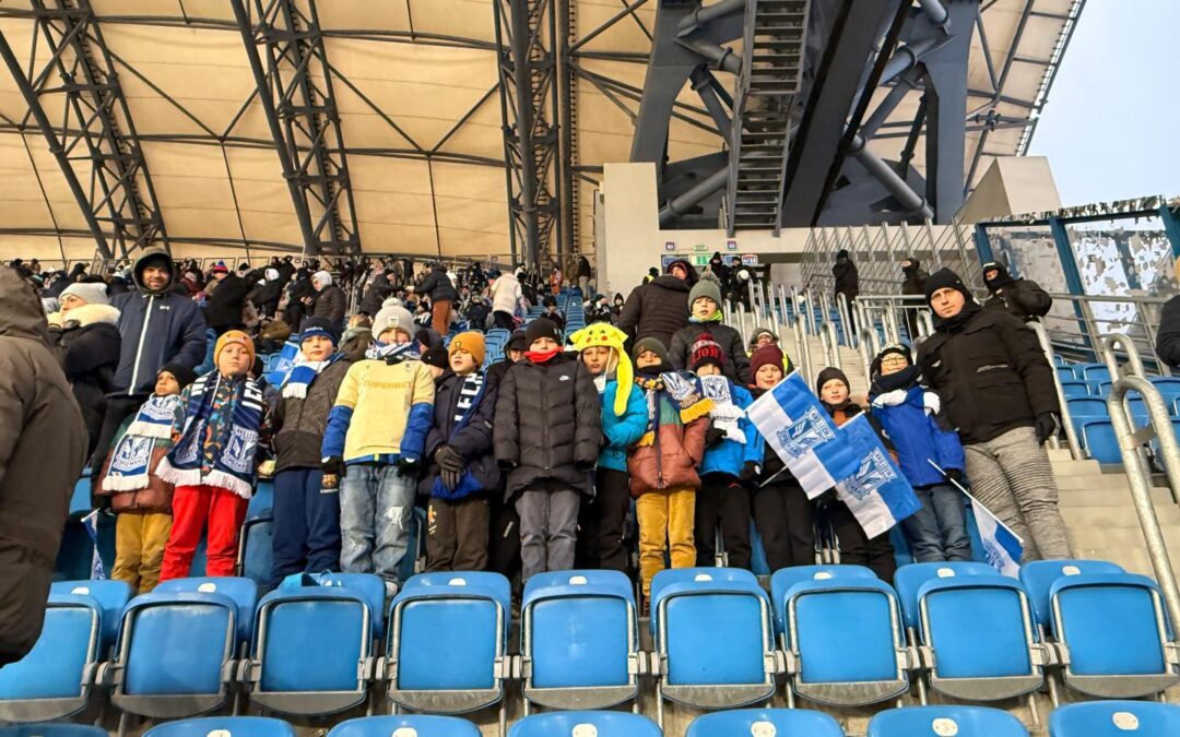 POZNAŃSKA 13 KIBICUJE Z KLASĄ